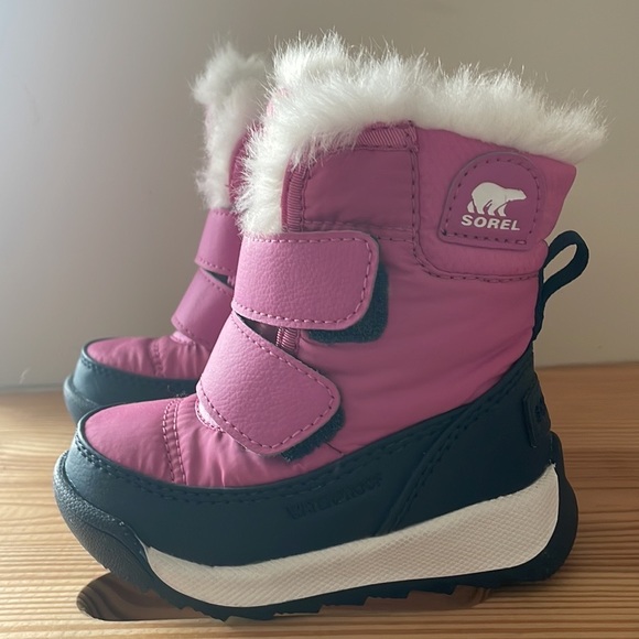 NWOT baby sorel snow boots size 4 - Picture 1 of 5
